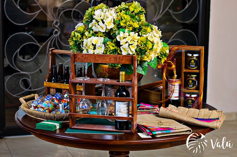 mesa con productos
